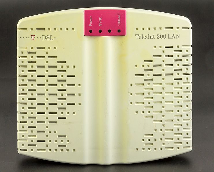 File:T-DSL Teledat 300 LAN-3443.jpg