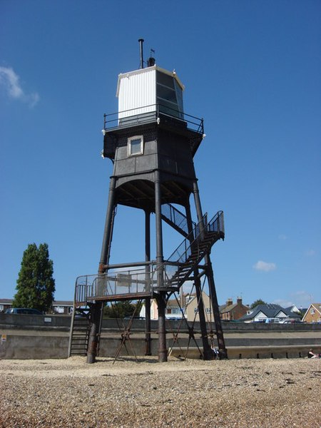 File:Tall lighthouse - geograph.org.uk - 539381.jpg