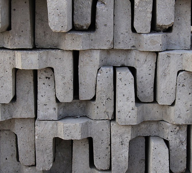 File:Tessellating concrete.jpg