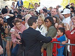 Maguire greets fans at a Spider-Man 3 premiere