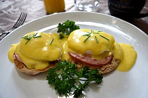 Traditionelle Eier Benedict.jpg