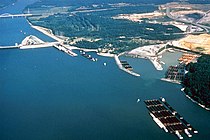 Aerial view of Kentucky Dam's lock USACE Kentucky Lock and Dam.jpg