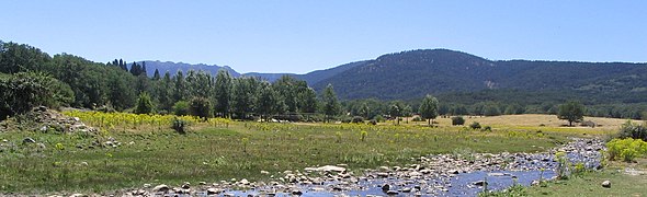 Río Eresma antes de entrar en el pueblo de Valsaín