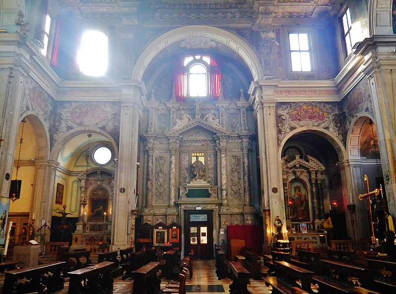 File:Venezia Chiesa di San Martino Innen Langhaus West 1.jpg