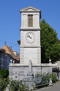 Tour de l'Horloge (1840) et fontaine orientale (1773) à Vevey. (définition réelle 2 827 × 4 268)