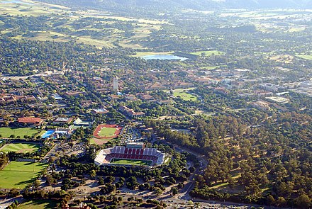 An aerial photograph of the center of the Stanford University campus in 2008.
