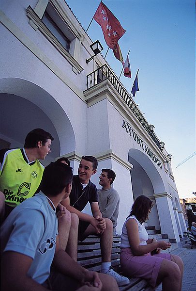 File:Vista lateral del Ayuntamiento de San Sebastián de los Reyes.jpg