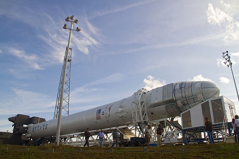 File:WDR - Falcon 9 hor.jpg