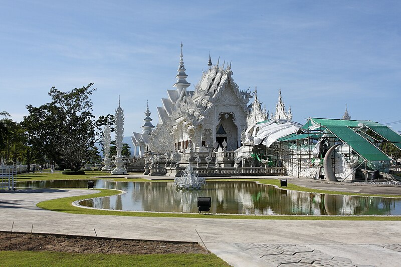 File:Wat Rong Khun-002.jpg