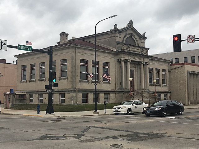 Image: Waterloo Public Library (Iowa)