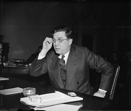 Willkie testifying before a congressional committee, 1939