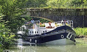 Wiki Saint Louis қонақ үй barge.jpg