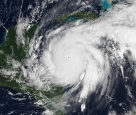 A Wilma hurrikán rekorderejű pillanatban a Yucatán-félsziget délkeleti részén, 2005. október 19-én