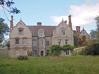 <span class="mw-page-title-main">Wiveton Hall</span> Grade II listed country house in Norfolk, England