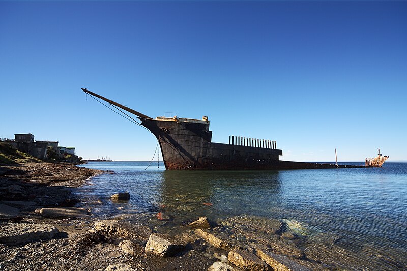 File:Wrack Lonsdale Punta Arenas.jpg