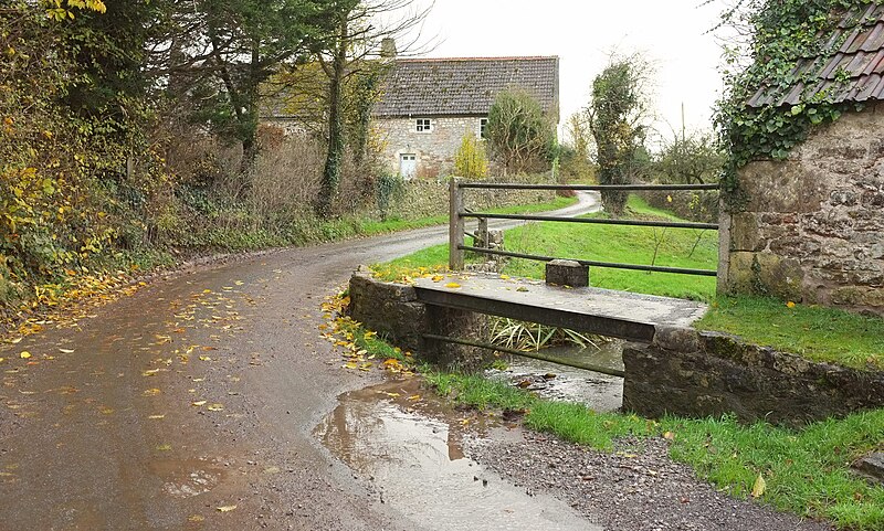 File:"Ford", Littleton Lane (geograph 6330630).jpg