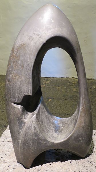 File:'Formas de silencio' by Maria Belén Morales, aluminum, 1976, Castillo de San José.JPG