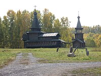 Спасская церковь XVII в. из Зашиверска со звонницей.