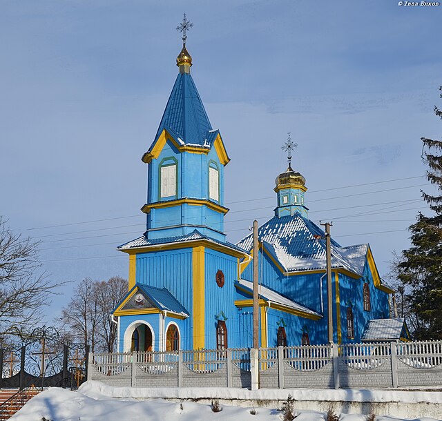 Покровська церква. Сучасний вигляд набула 1862 р. Вперше збудована 1744 р., декілька разів перебудовувалась.