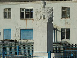 Памятник генерал-майору М. М. Шаймуратову - panoramio.jpg