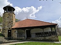 Поглед на црквата „Св. Никола“ во селото Трново.jpg