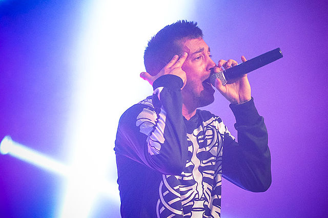 Joseph performing with Twenty One Pilots in 2014