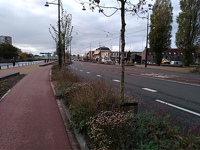 Hoe gaan naar Muiderstraatweg met het openbaar vervoer - Over de plek