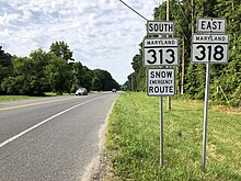 MD 313 and MD 318 in Federalsburg 2022-06-22 09 07 55 View south along Maryland State Route 313 and east along Maryland State Route 318 (Federalsburg Highway) just southeast of Maryland State Route 315 (Bloomingdale Avenue) in Federalsburg, Caroline County, Maryland.jpg