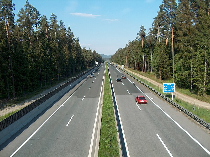 File:A2 Grafenstein Völkermarkt Ost Sommer 2004.jpg