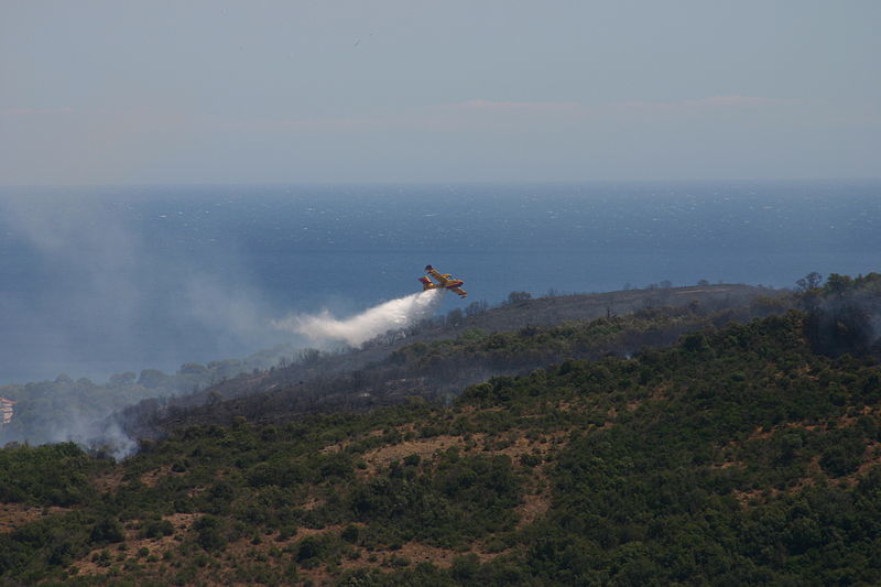 File:Aerial firefighting in Villeneuve-Loubet (5).jpg