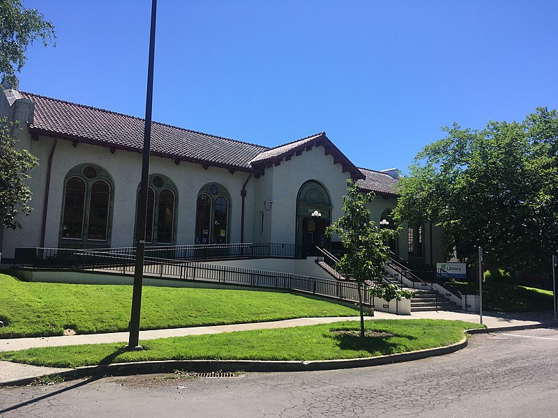 File:Albina Library in Portland.jpg