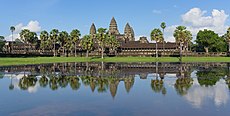 Angkor Wat with its reflection (cropped).jpg