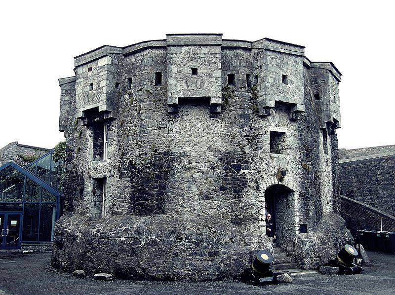 File:Athlone Castle, 2008.jpg