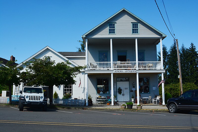 File:Aurora, Oregon - Aurora Antiques 01.jpg