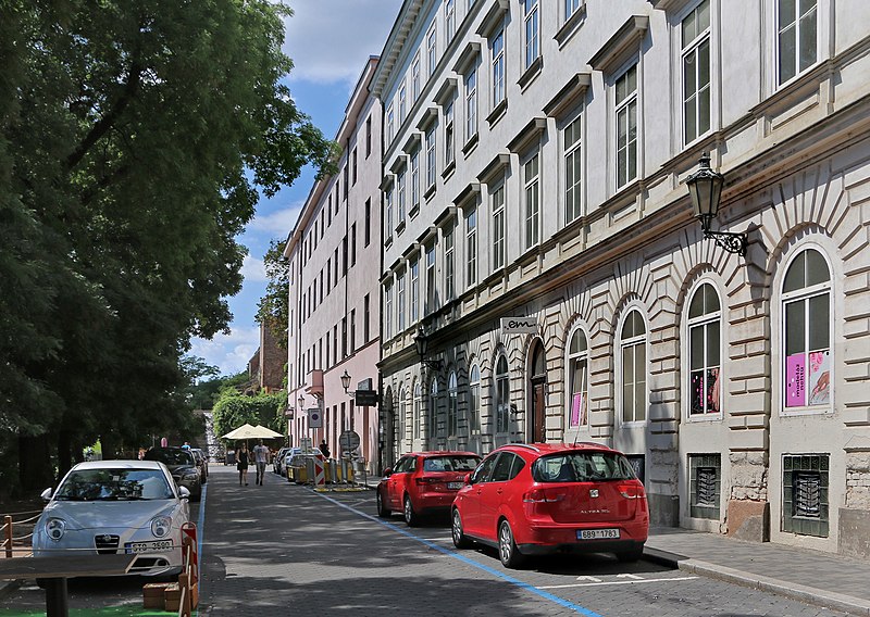 File:Bašty street, middle part II, Brno.jpg