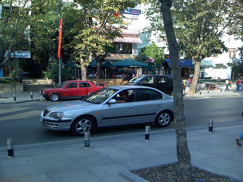 File:Bagdat Caddesi -Suadiye - panoramio.jpg