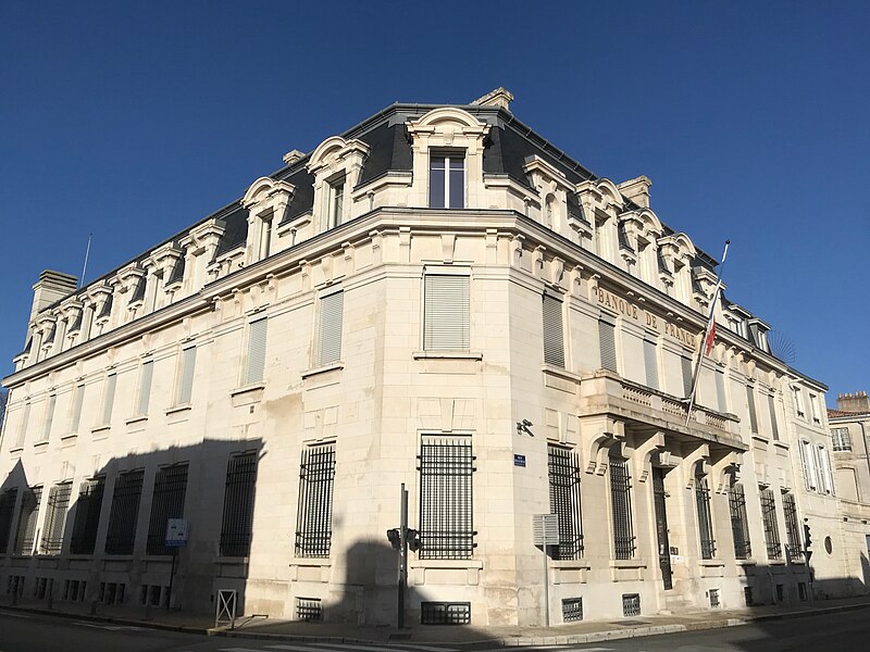 File:Banque de France (La Rochelle).jpg