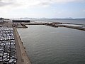 Lasteplass og parkeringsplass ved havnen i Vigo i Spania