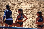 Deutsch: Beachhandball bei den Olympischen Jugendspielen 2018; Tag 3, 10. Oktober 2018; Mädchen, Vorrunde, Gruppe B - Niederlande-Argentinien 2:0 English: Beach handball at the 2018 Summer Youth Olympics at 10 October 2018 – Girls Preliminary Round Group B‎ – Netherlands-Argentina 2:0