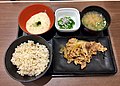 吉野家の牛皿麦とろ御膳