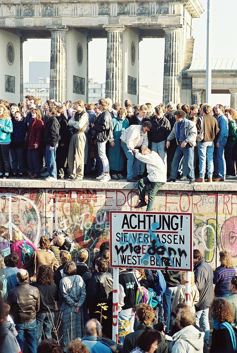 coloring pages of the berlin wall