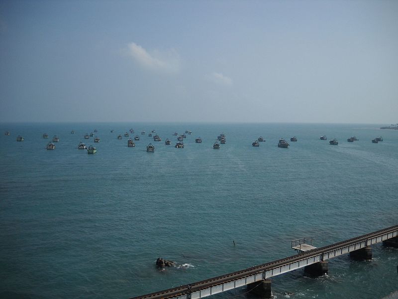 File:Boats Caravan - Rameshwaram.jpg