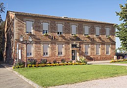 Bouloc (Haute-Garonne), facade of the Town hall.