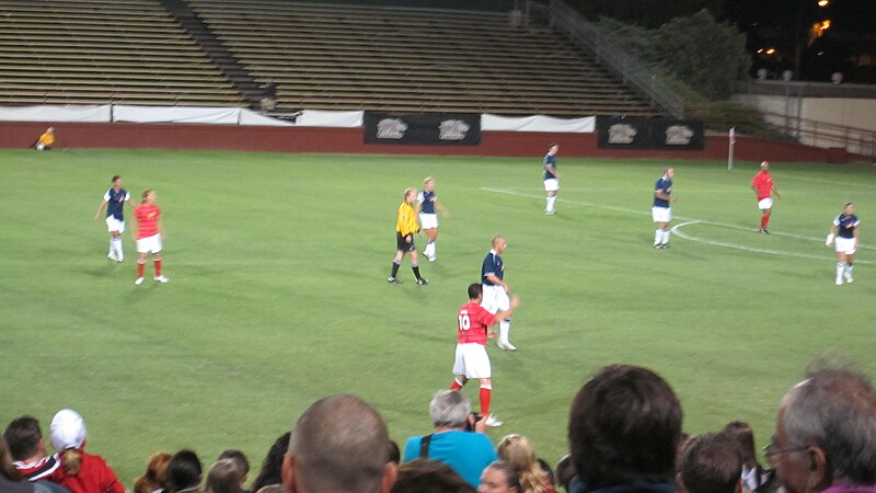 File:Brandi Chastain's Testimonial Game 35.JPG