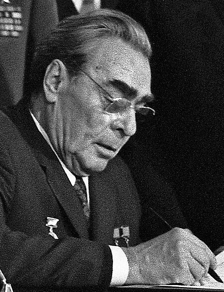 Tập_tin:Brezhnev_1974.jpg