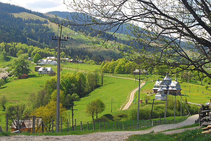 File:Bukovec Road.JPG