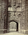 Cambridge. St. John's College (Front Gate) (3611556034).jpg