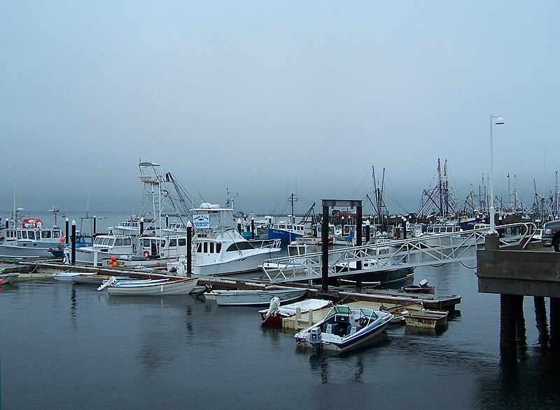 File:Cape Cod Boats - panoramio.jpg