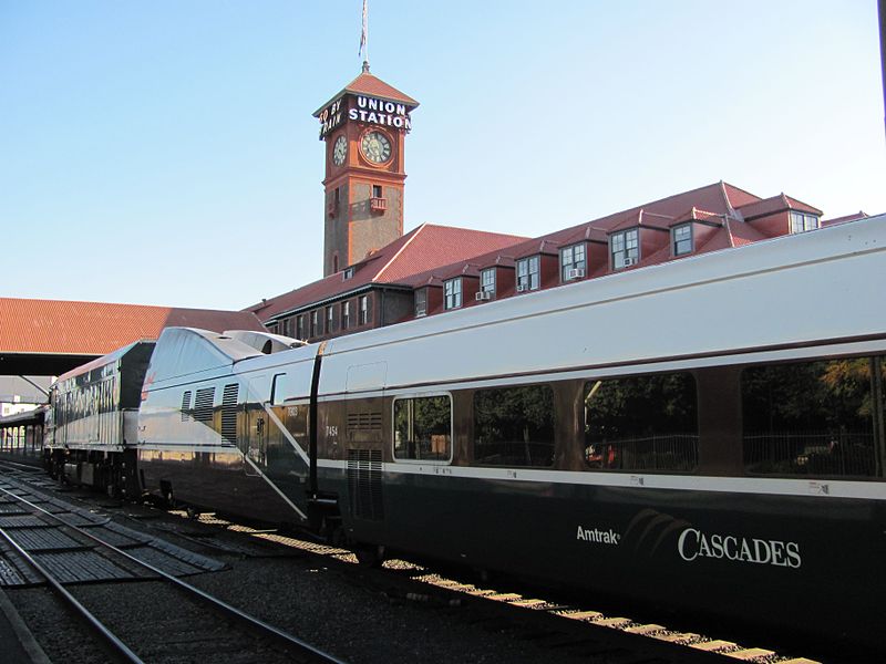 File:Cascade train Portland.jpg