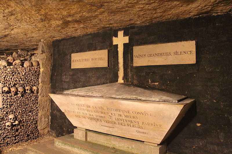 File:Catacombs of Paris (48).JPG